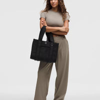 Sac cabas rectangulaire 10L avec finitions en fausse fourrure